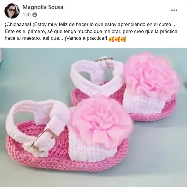 Publicación de una alumna con sandalias rosadas y blancas con flor