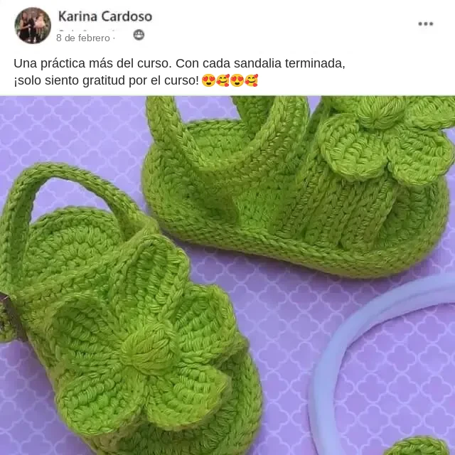 Publicación de una alumna con sandalias verdes con flor
